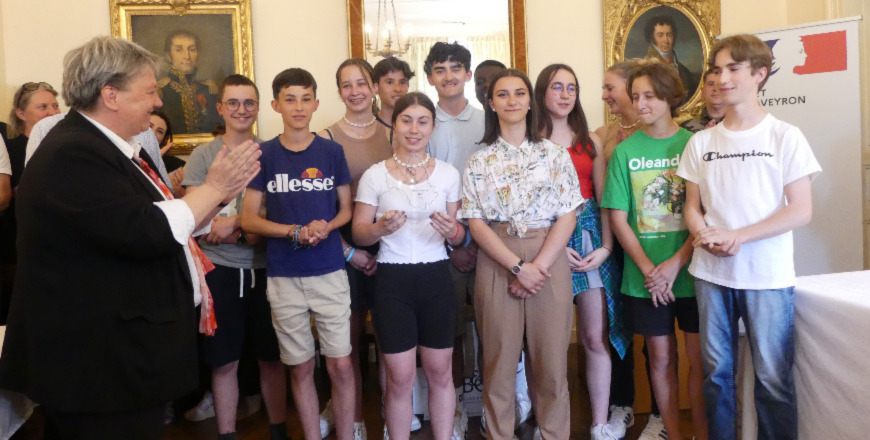Le prix a été remis par la préfète de l'Aveyron, Valérie Michel-Moreaux. Le prix a été remis par la préfète de l'Aveyron, Valérie Michel-Moreaux.