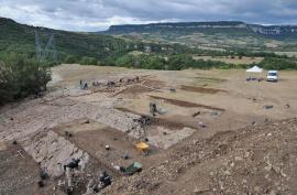 1.	Archéologues au travail sur le chantier des Touriès à Saint-Jean-et-Saint-Paul