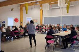 Elèves de la filière ASSP du lycée Querbes et des personnes en recherche d’emploi, à la MAS de Baraqueville 