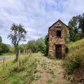 Restauration d’une cabane de vigne et replantation d’une vigne pour rappeler le passé viticole de la Bastide